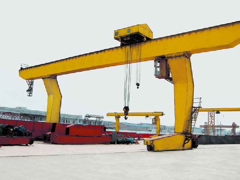 L型門式起重機(jī)